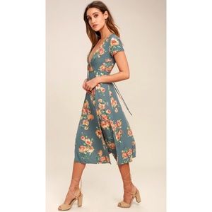 Dusty Sage Floral Print Midi Dress 🪷